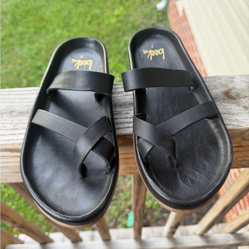 Women's black Beek sandals size 7